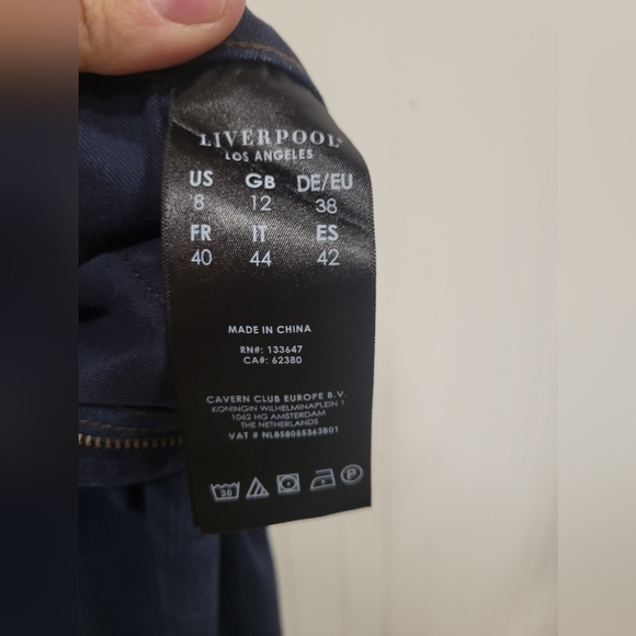 Liverpool Cropped Jeans - Picture 3 of 9